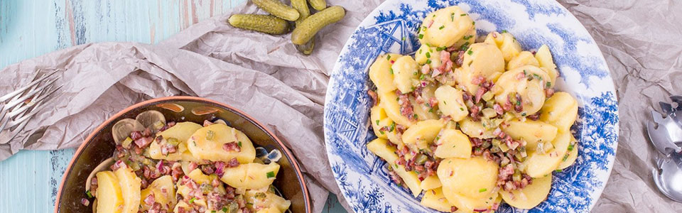Kartoffelsalat mit Speck und Gurke