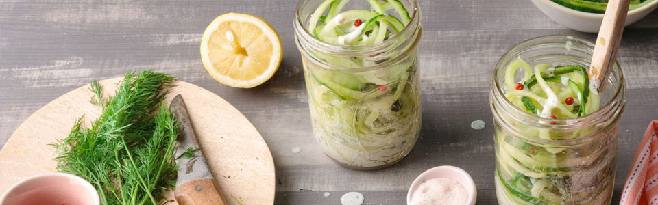 Gurkenspaghetti-Salat mit Dill