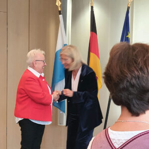 Annemarie Rudel: in München wurde sie mit dem Bundesverdienstkreuz am Bande ausgezeichnet Annemarie Rudel: in München wurde sie mit dem Bundesverdienstkreuz am Bande ausgezeichnet